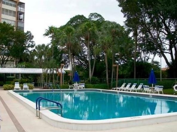 1400 Saint Charles Pl L4, Pembroke Pines FL 33026