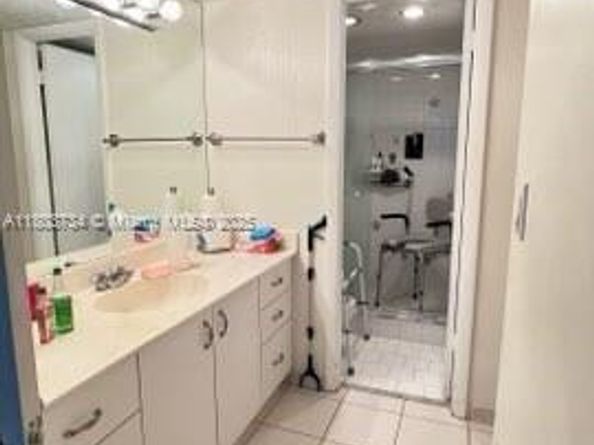 1400 Saint Charles Pl L4, Pembroke Pines FL 33026