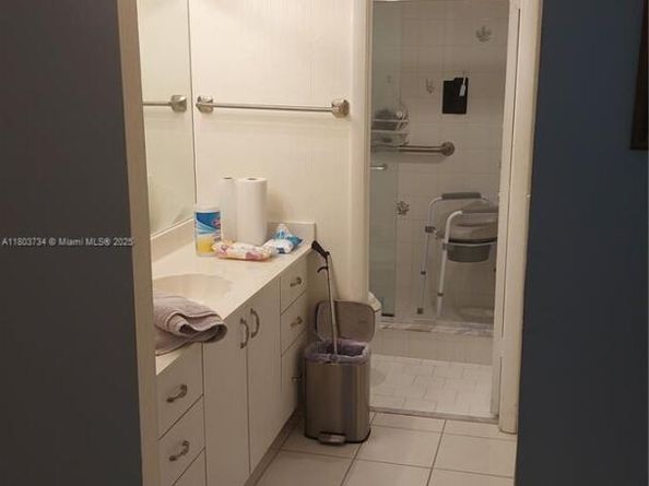 1400 Saint Charles Pl L4, Pembroke Pines FL 33026