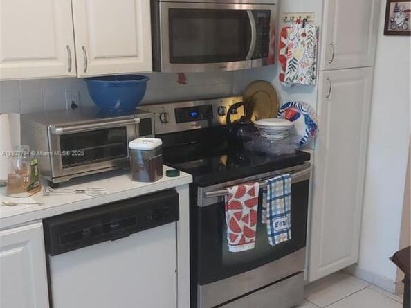 1400 Saint Charles Pl L4, Pembroke Pines FL 33026