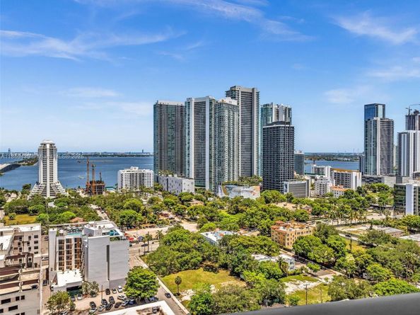 121 NE 34th St 2208, Miami FL 33137