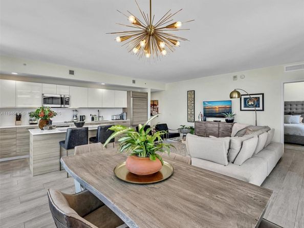 121 NE 34th St 2208, Miami FL 33137