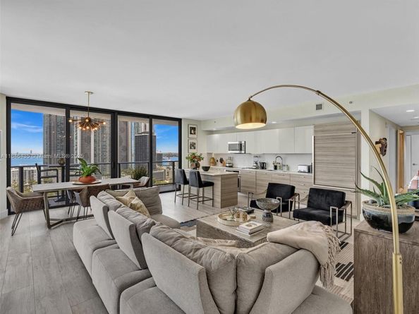 121 NE 34th St 2208, Miami FL 33137