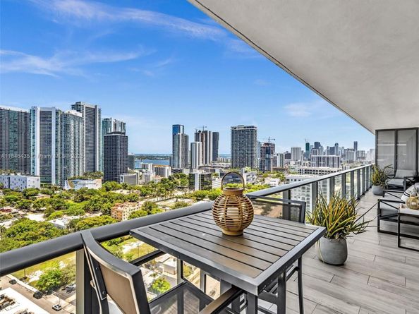 121 NE 34th St 2208, Miami FL 33137