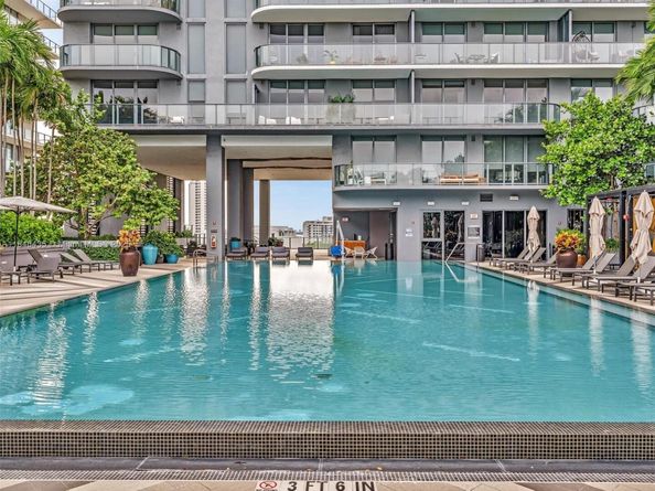 121 NE 34th St 2208, Miami FL 33137