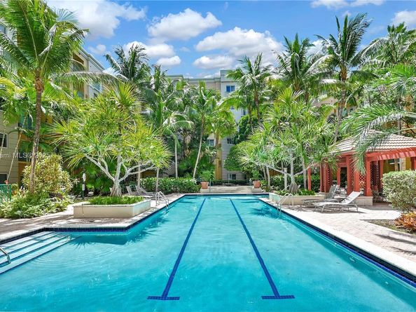 6001 SW 70th St 127, South Miami FL 33143