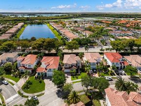 6914 NW 113th Pl, Doral FL 33178