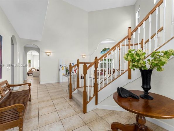 6914 NW 113th Pl, Doral FL 33178