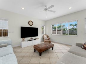 6914 NW 113th Pl, Doral FL 33178