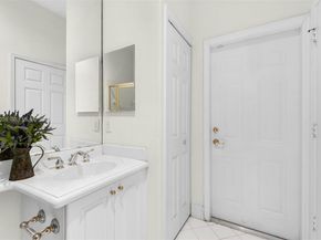 6914 NW 113th Pl, Doral FL 33178