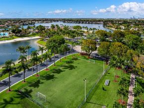 6914 NW 113th Pl, Doral FL 33178