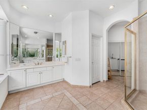 6914 NW 113th Pl, Doral FL 33178