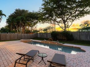 6914 NW 113th Pl, Doral FL 33178
