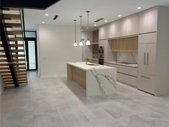 609 NE 8th Ave B, Fort Lauderdale FL 33304