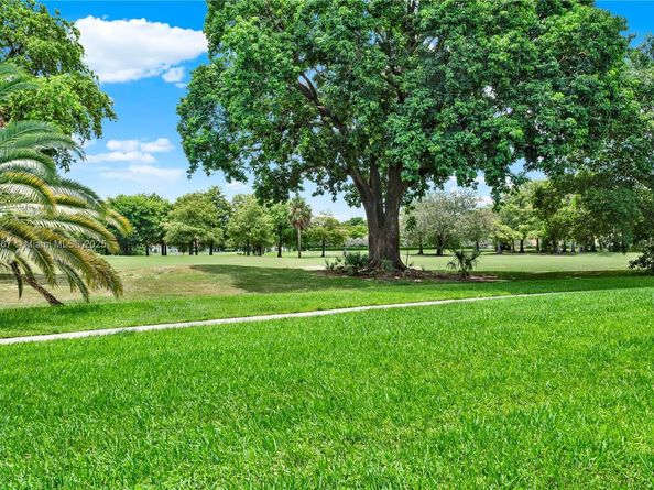 8320 Sands Point Blvd M107, Tamarac FL 33321