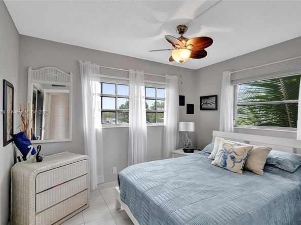 450 Paradise Isle Blvd 201, Hallandale Beach FL 33009