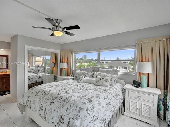 450 Paradise Isle Blvd 201, Hallandale Beach FL 33009