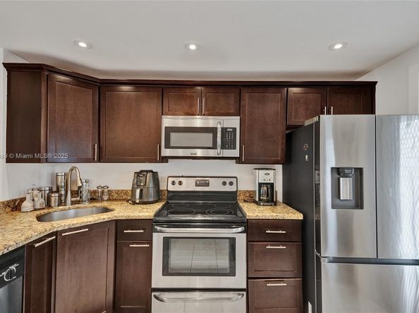 450 Paradise Isle Blvd 201, Hallandale Beach FL 33009