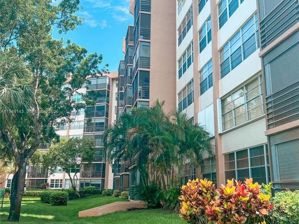 1000 Saint Charles Pl 721, Pembroke Pines FL 33026