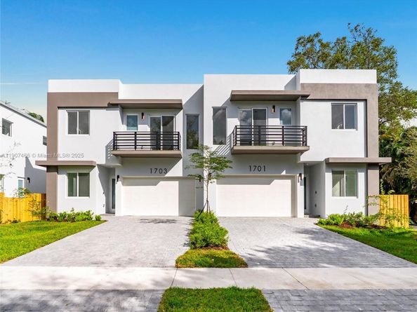 1705 SW 23rd St, Fort Lauderdale FL 33315