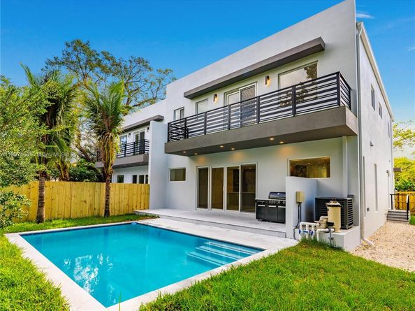 1705 SW 23rd St, Fort Lauderdale FL 33315