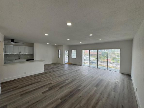 630 Layne Blvd 211, Hallandale Beach FL 33009