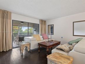 2206 S Cypress Bend Dr 301, Pompano Beach FL 33069