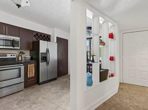 2206 S Cypress Bend Dr 301, Pompano Beach FL 33069