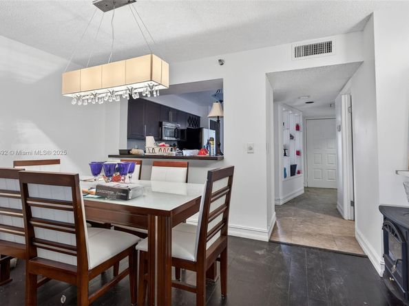 2206 S Cypress Bend Dr 301, Pompano Beach FL 33069