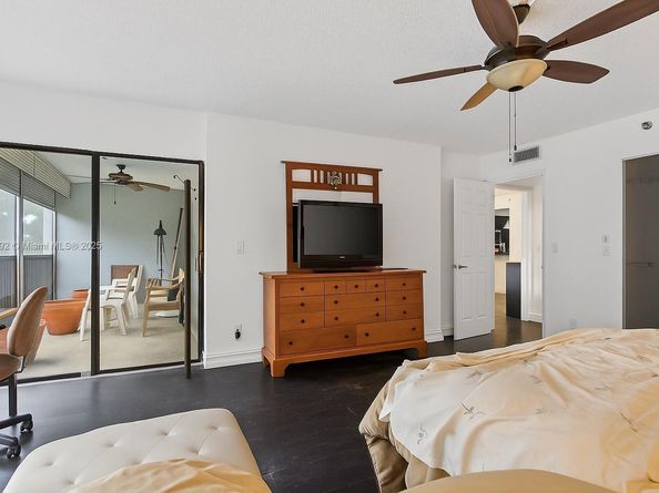 2206 S Cypress Bend Dr 301, Pompano Beach FL 33069