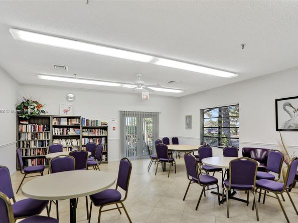 2206 S Cypress Bend Dr 301, Pompano Beach FL 33069