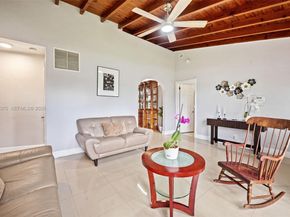 911 SW 51st Ave, Plantation FL 33317