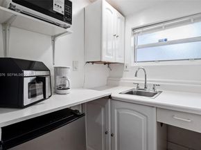 911 SW 51st Ave, Plantation FL 33317