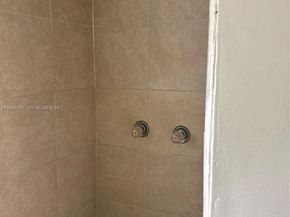 911 SW 51st Ave, Plantation FL 33317