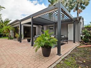 911 SW 51st Ave, Plantation FL 33317
