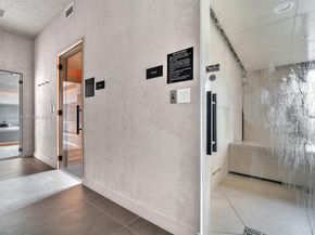 159 NE 6th St 2704, Miami FL 33132