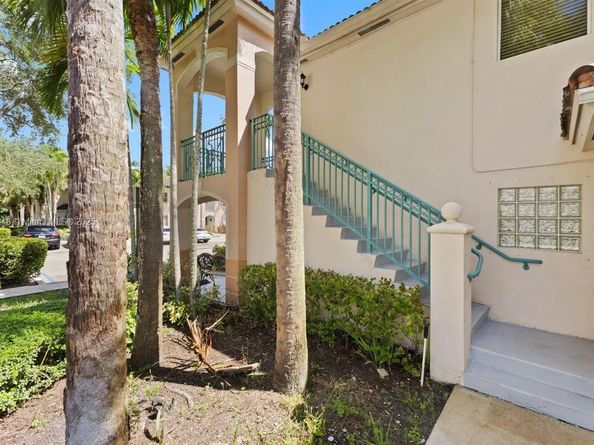 7780 NW 22nd Ct 201, Pembroke Pines FL 33024