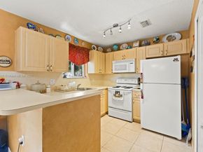 7780 NW 22nd Ct 201, Pembroke Pines FL 33024