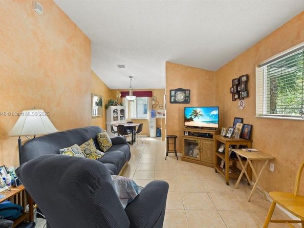 7780 NW 22nd Ct 201, Pembroke Pines FL 33024