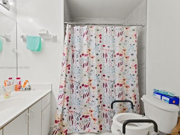 7780 NW 22nd Ct 201, Pembroke Pines FL 33024