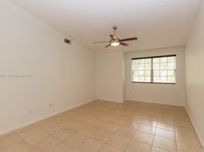 18328 NW 68th Ave P, Hialeah FL 33015