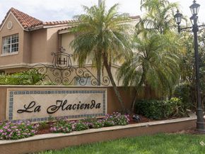 18328 NW 68th Ave P, Hialeah FL 33015