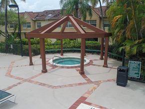 18328 NW 68th Ave P, Hialeah FL 33015