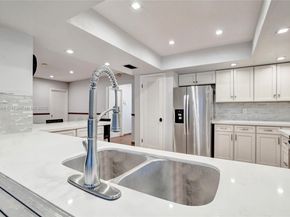 2525 SW 86th Ave, Davie FL 33324