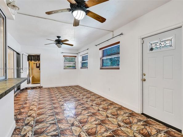 2525 SW 86th Ave, Davie FL 33324