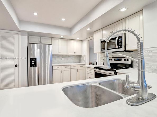2525 SW 86th Ave, Davie FL 33324