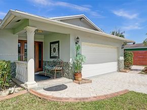 2525 SW 86th Ave, Davie FL 33324