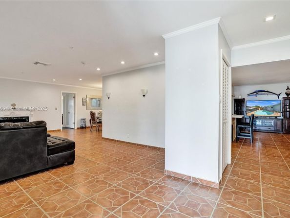 2525 SW 86th Ave, Davie FL 33324
