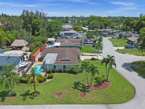 2525 SW 86th Ave, Davie FL 33324