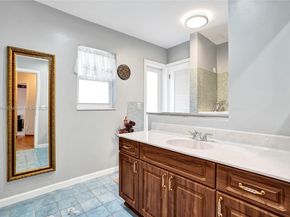 2525 SW 86th Ave, Davie FL 33324